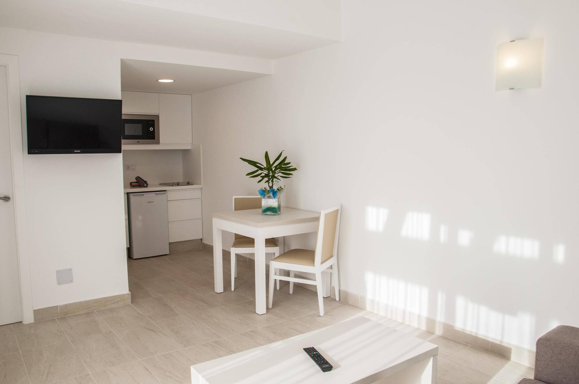 Sagitario Menorca Mar Adults Only Aparthotel Cala'N Bosch  Exterior photo